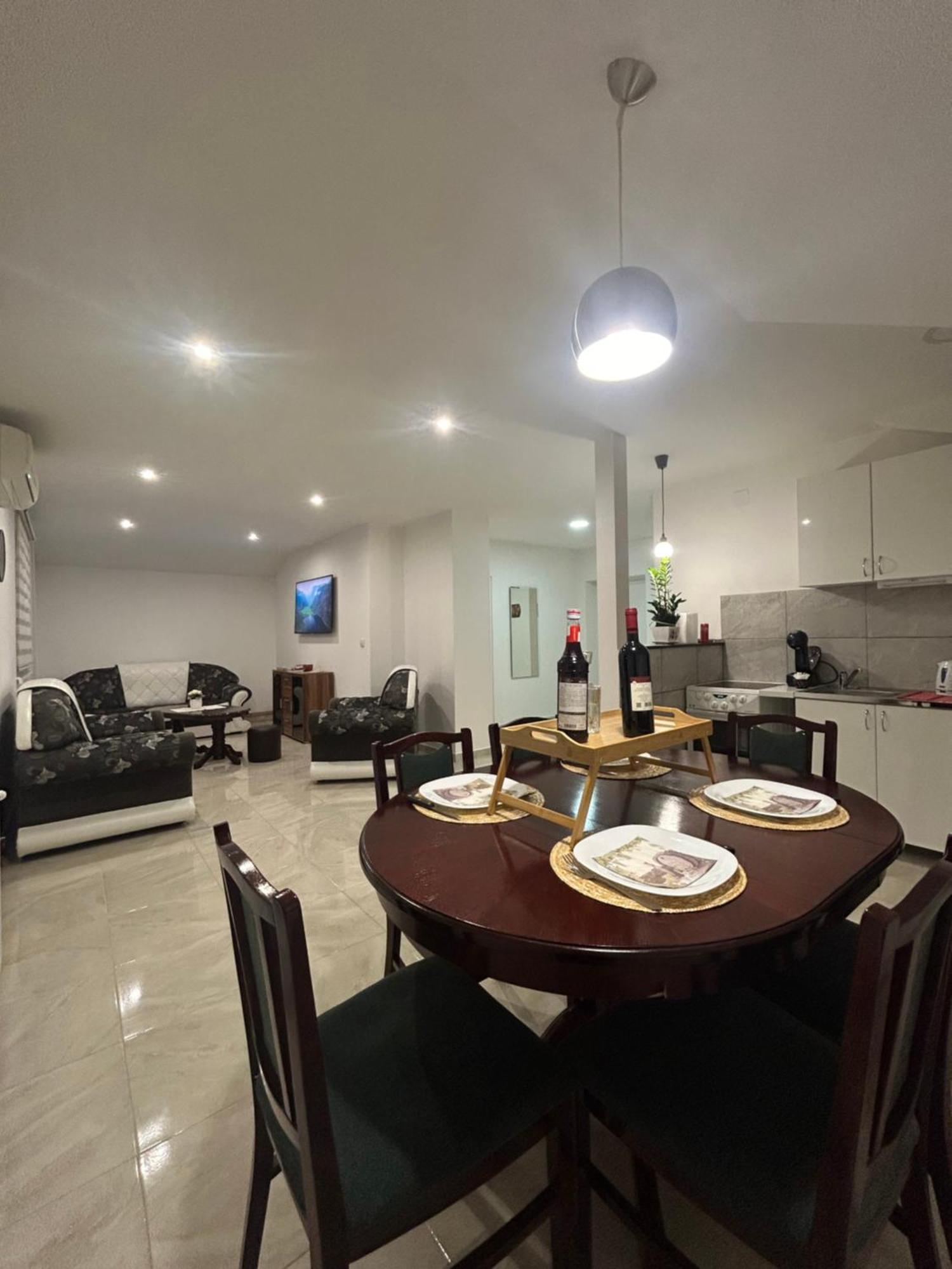 Apartman Diamond Lux Surcin Exterior photo